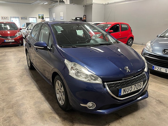 Peugeot 208 8 of 24