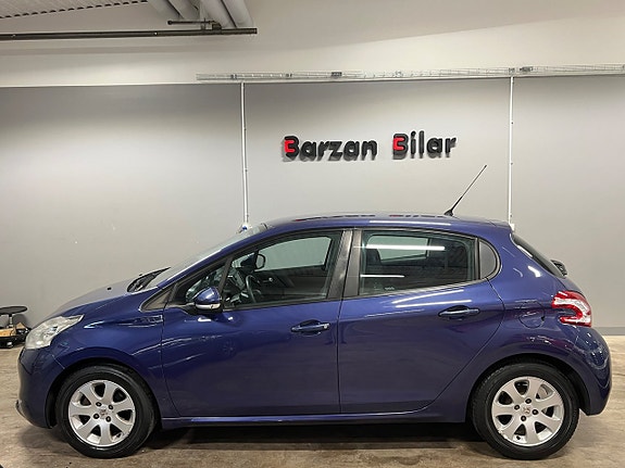 Peugeot 208 2 of 24