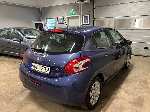 Peugeot 208 10 of 24