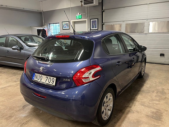 Peugeot 208 13 of 24