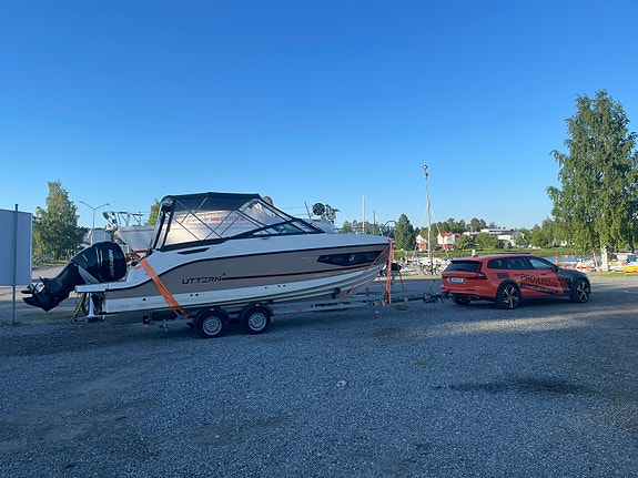 Uttern D70 Premium Edition 2019 | Verado F225 | Victron | 80-Trailer 2 of 14
