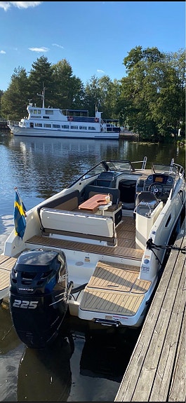 Uttern D70 Premium Edition 2019 | Verado F225 | Victron | 80-Trailer 12 of 14