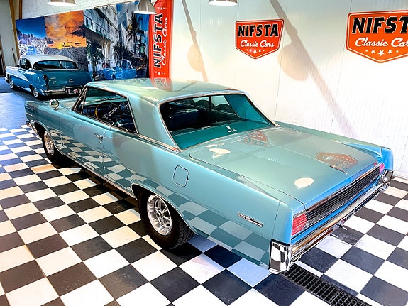 Pontiac Grand Prix 11 of 30