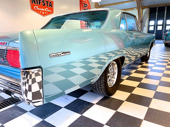 Pontiac Grand Prix 10 of 30
