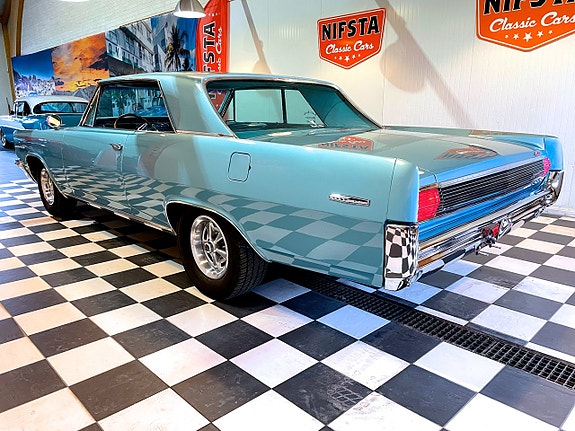 Pontiac Grand Prix 12 of 30