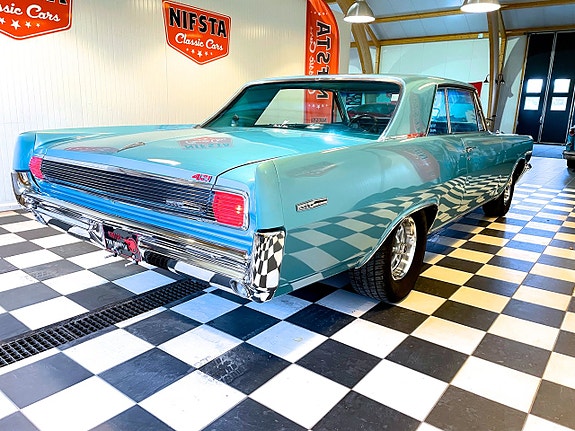 Pontiac Grand Prix 9 of 30