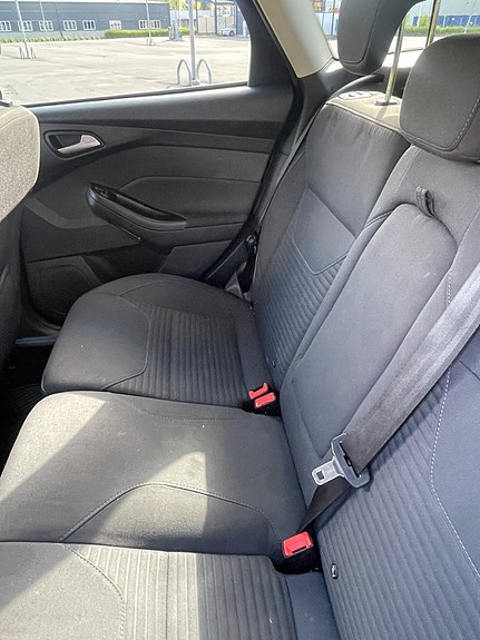 Ford Focus 10 of 16