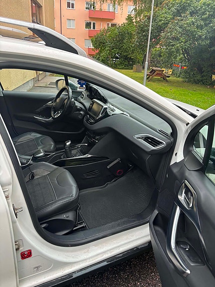 Peugeot 2008 7 of 10