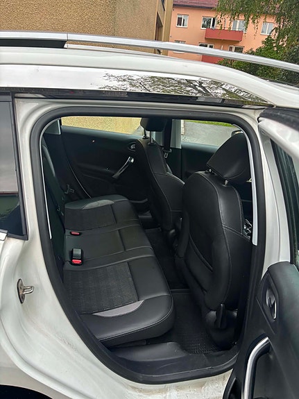 Peugeot 2008 8 of 10