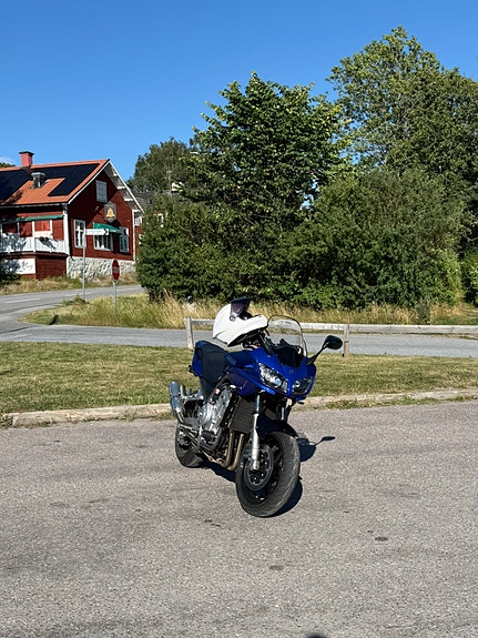 Yamaha FZS1000 2 of 2