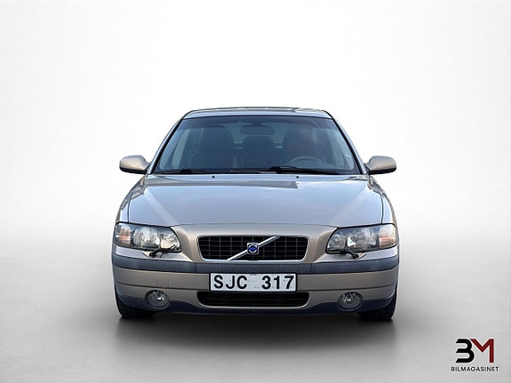 Volvo S60 2 of 16
