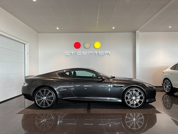 Aston Martin DB9 2 of 19