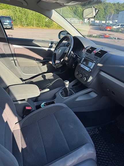 Volkswagen Golf V 9 of 12