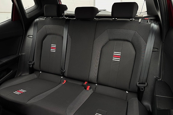 Seat Arona 18 of 30