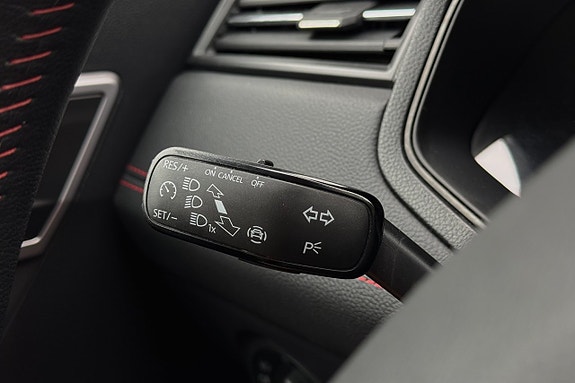 Seat Arona 23 of 30
