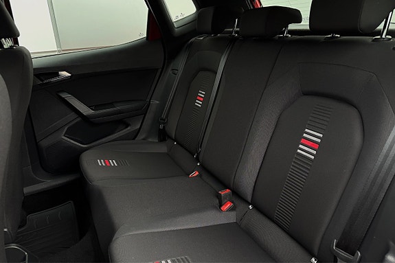 Seat Arona 17 of 30