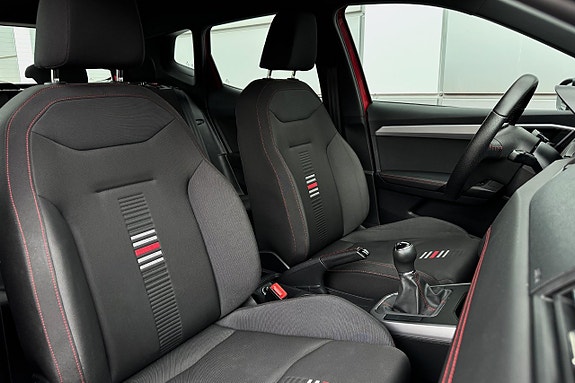Seat Arona 15 of 30