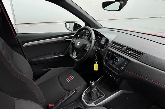 Seat Arona 3 of 30