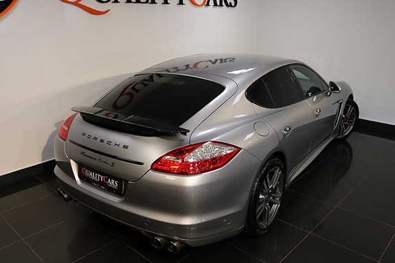 Porsche Panamera Turbo S 25 of 28
