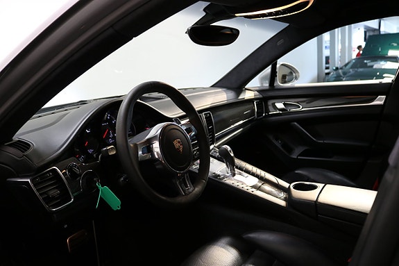 Porsche Panamera Turbo S 7 of 28