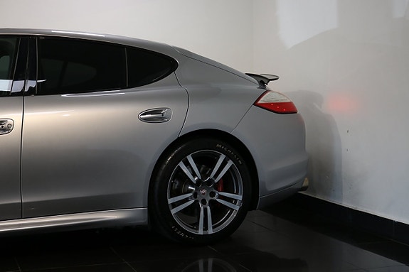Porsche Panamera Turbo S 28 of 28