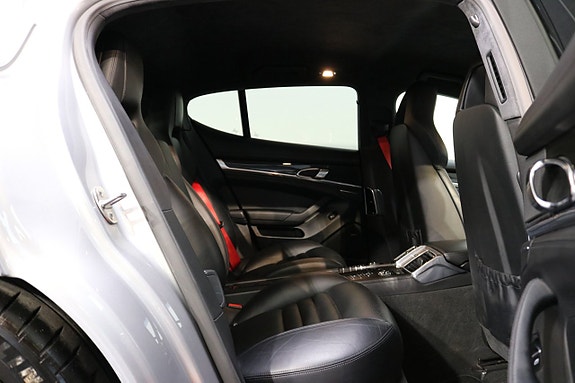 Porsche Panamera Turbo S 22 of 28