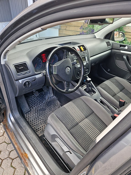 Volkswagen Golf V 5 of 6