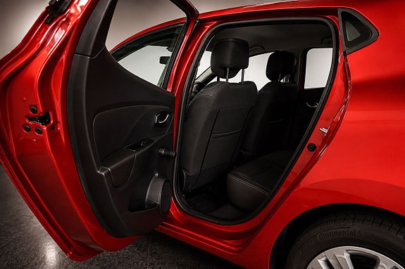 Renault Clio 11 of 24
