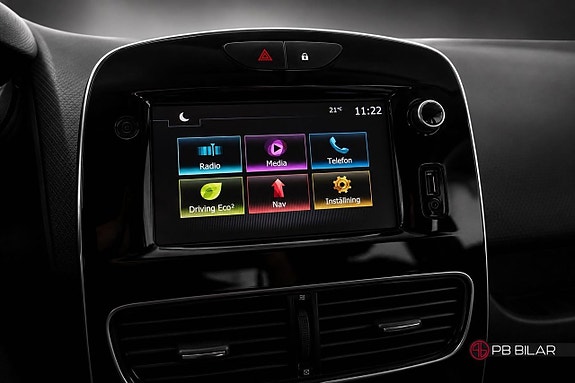 Renault Clio 21 of 24