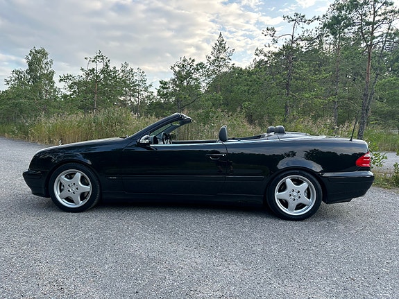 Mercedes-Benz CLK430 2 of 11