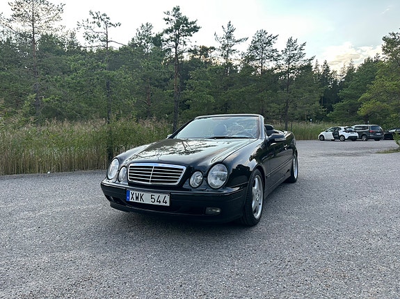 Mercedes-Benz CLK430 3 of 11