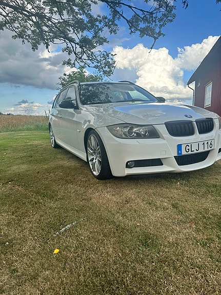 BMW 325i 3 of 7