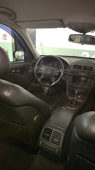 Mercedes-Benz E200 9 of 16