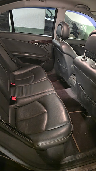 Mercedes-Benz E200 7 of 16