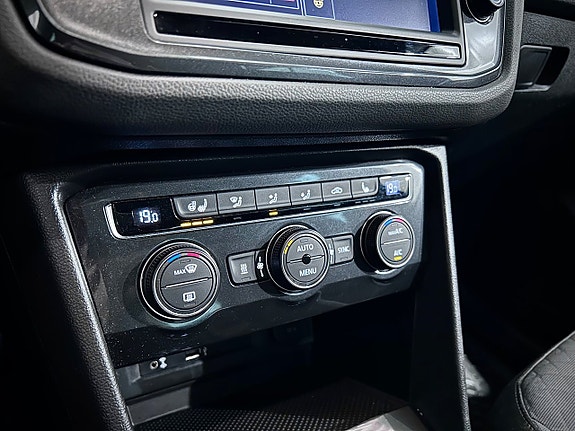 Volkswagen Tiguan 27 of 30