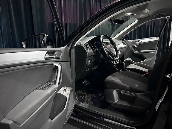 Volkswagen Tiguan 11 of 30