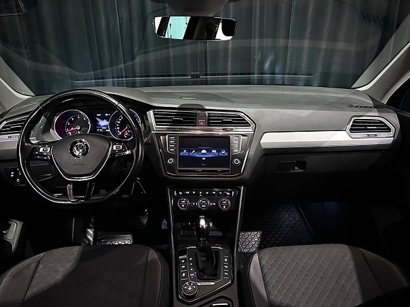 Volkswagen Tiguan 4 of 30