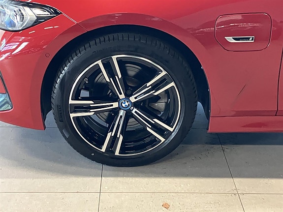 BMW 330e 4 of 15