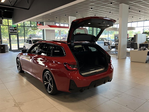 BMW 330e 5 of 15