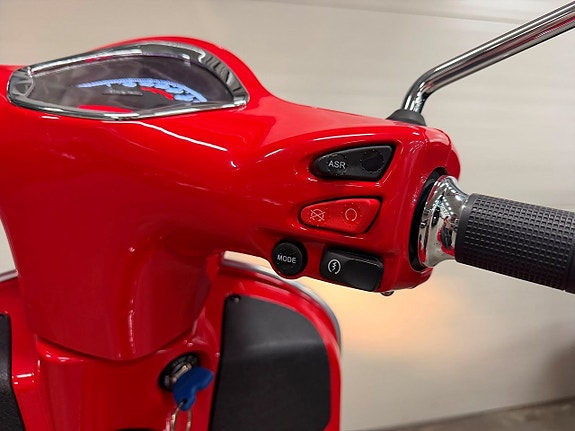 Vespa gts-300-e4 Piaggio Vespa GTS 300 Väska, Hållare, LÅG MIL, Topcase 11 of 16