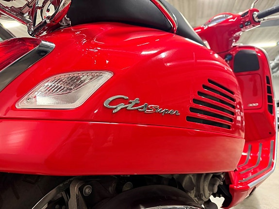 Vespa gts-300-e4 Piaggio Vespa GTS 300 Väska, Hållare, LÅG MIL, Topcase 5 of 16