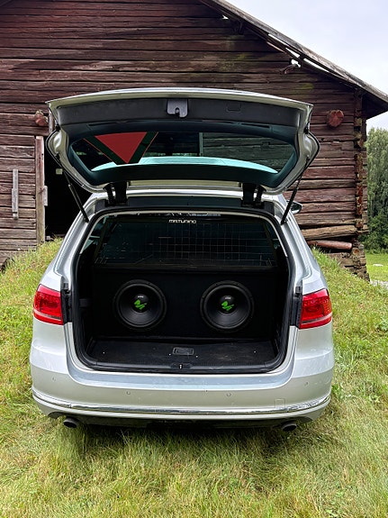 Volkswagen Passat 5 of 14