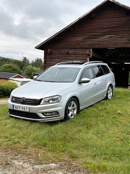 Volkswagen Passat 2 of 14
