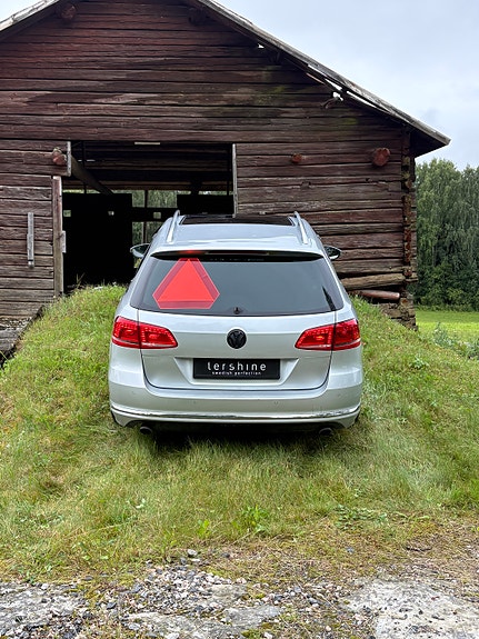 Volkswagen Passat 4 of 14
