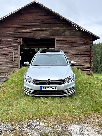 Volkswagen Passat 3 of 14