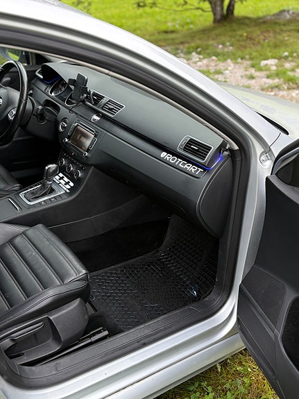 Volkswagen Passat 8 of 14