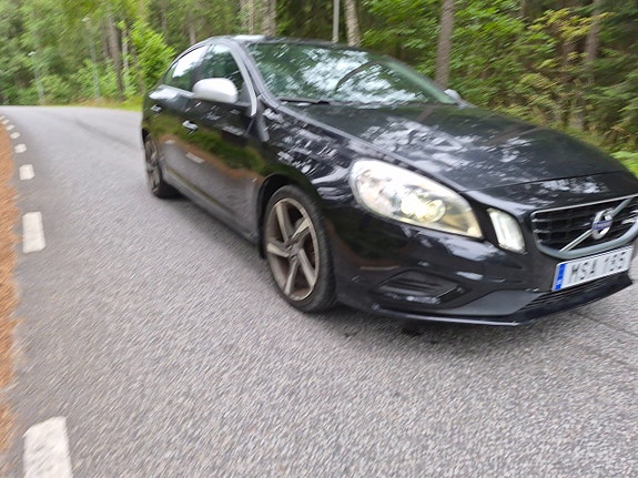Volvo S60 4 of 27
