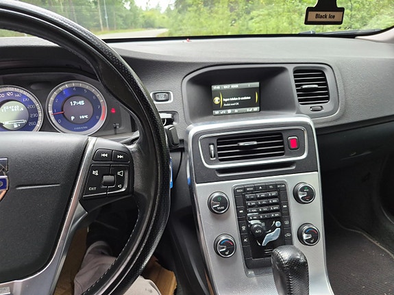 Volvo S60 11 of 27