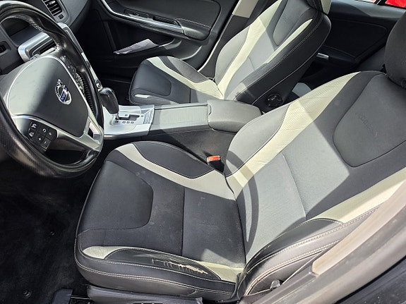 Volvo S60 24 of 27