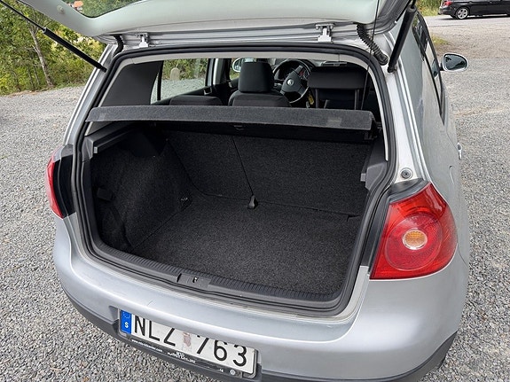 Volkswagen Golf V 17 of 23